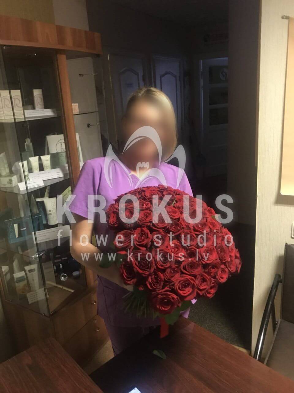 Deliver flowers to Rīga (red roses)