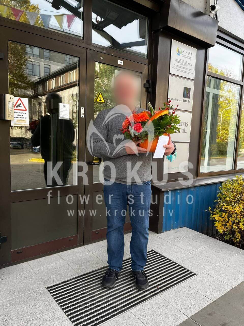 Deliver flowers to Rīga ()