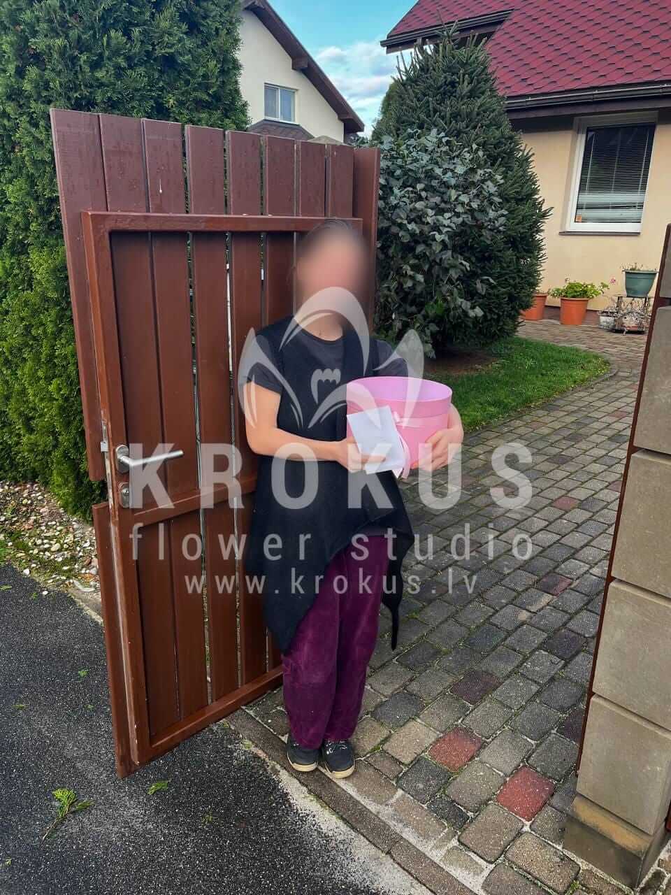 Deliver flowers to Mārupe (box)