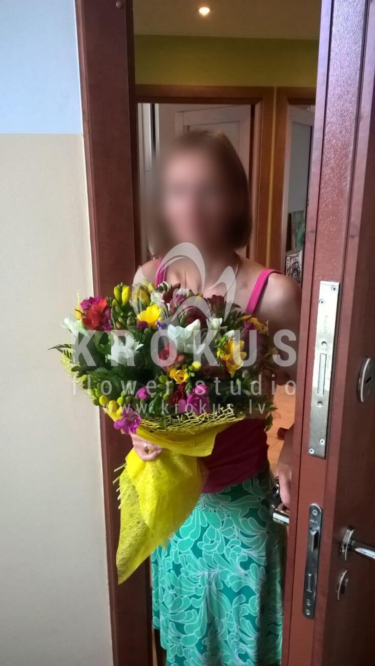 Deliver flowers to Latvia (freesiaamborella)