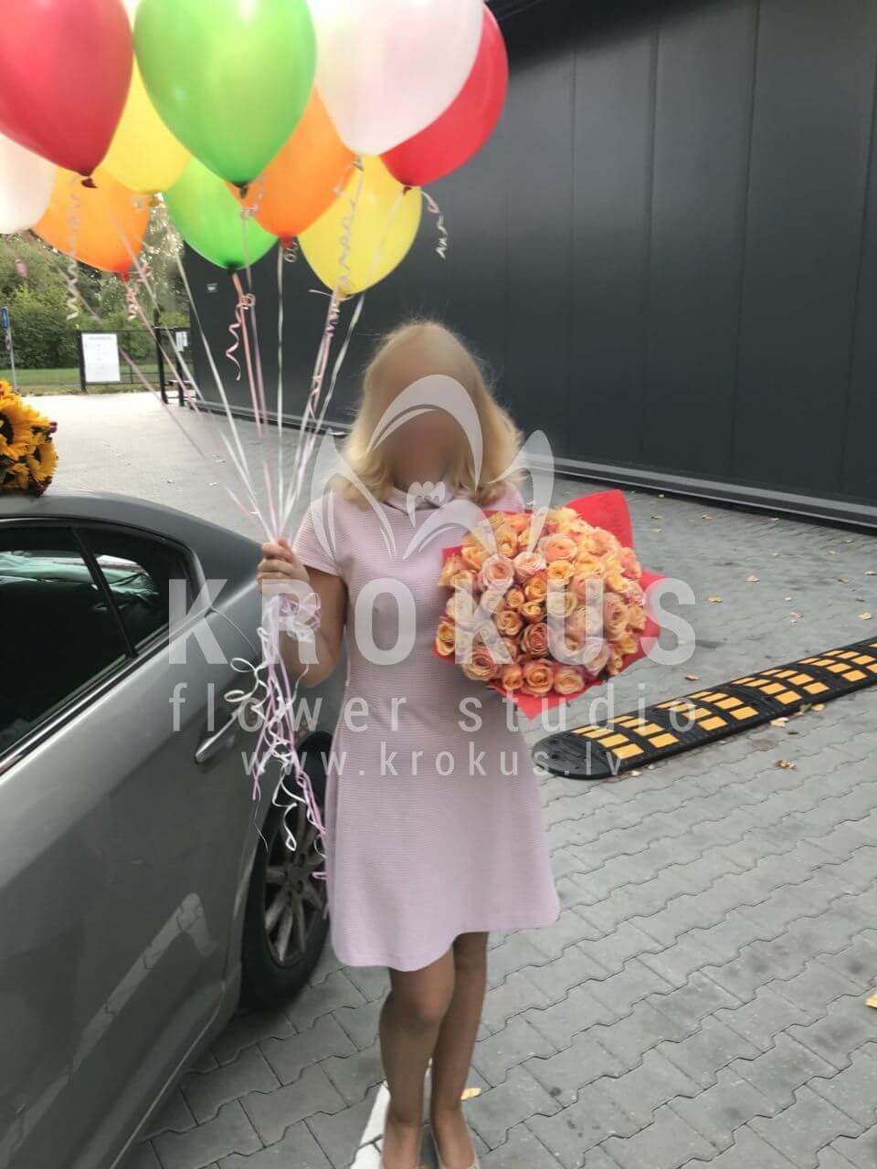 Доставка цветов в город Рига (подсолнухигиперикумвероника)