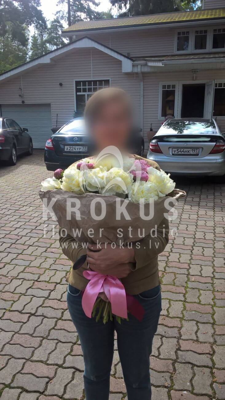 Deliver flowers to Latvia (peonies)