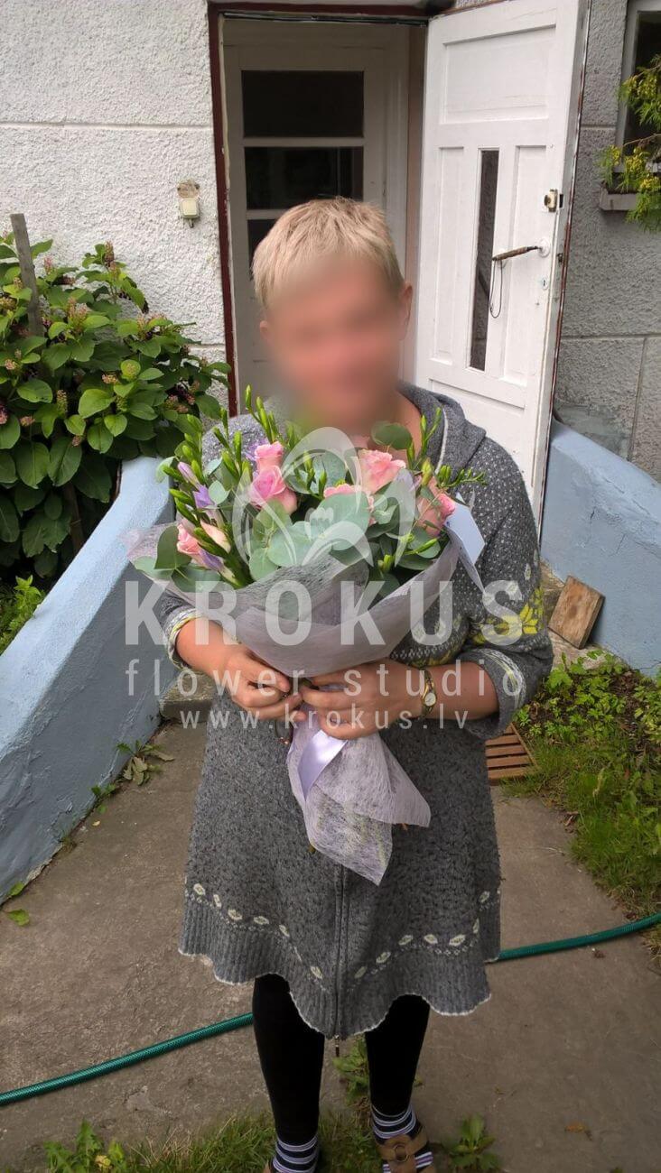 Deliver flowers to Latvia (pink rosesfreesiagum tree)