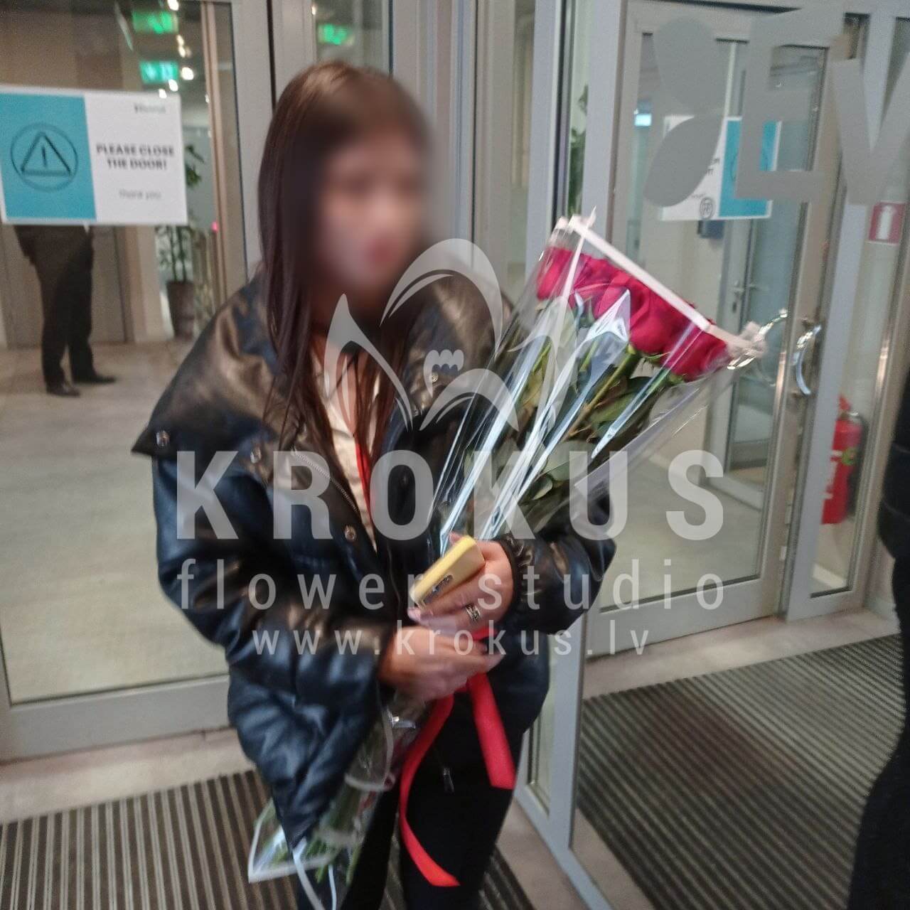 Deliver flowers to Rīga (red roses)