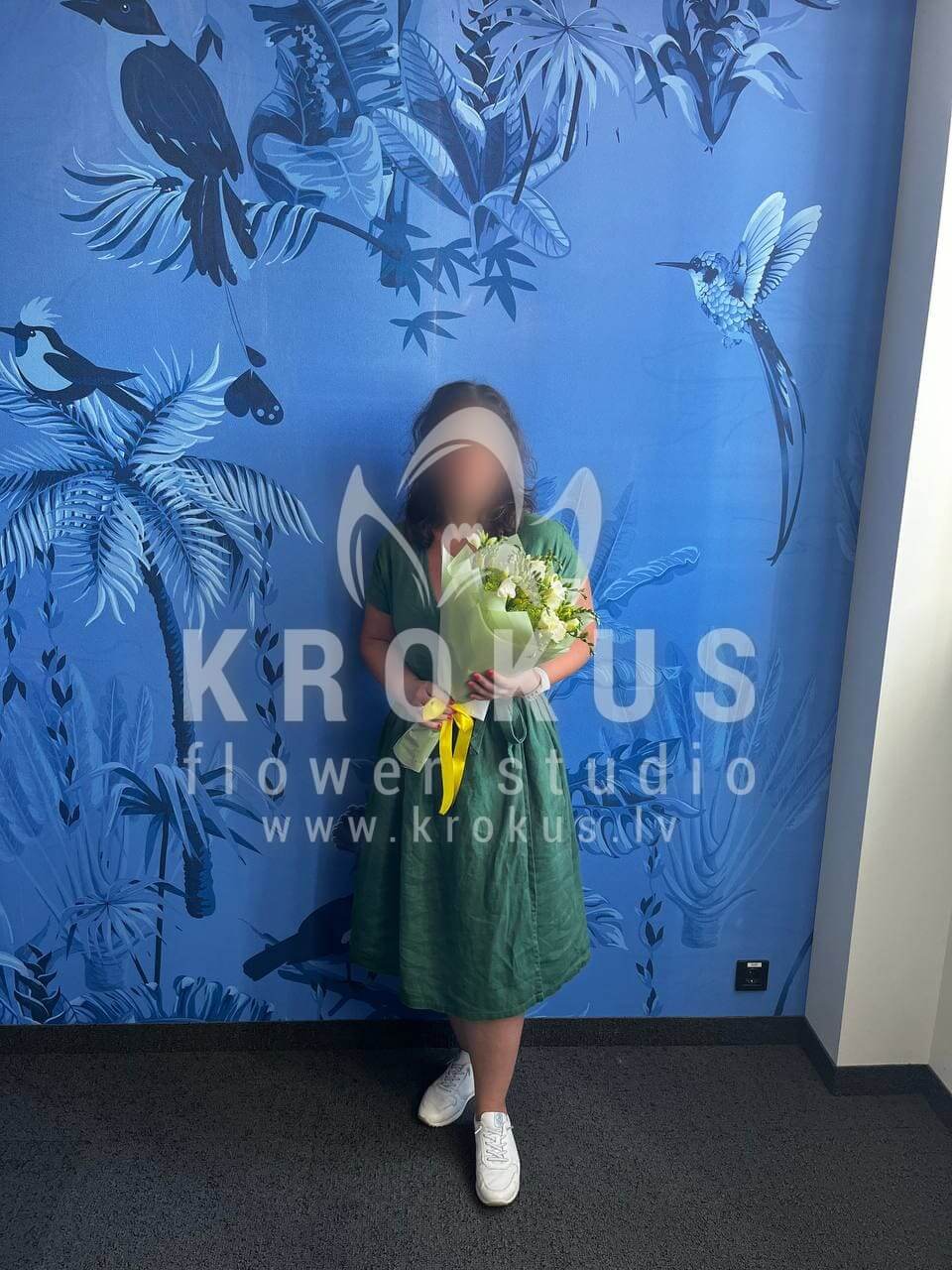 Deliver flowers to Rīga (freesia)