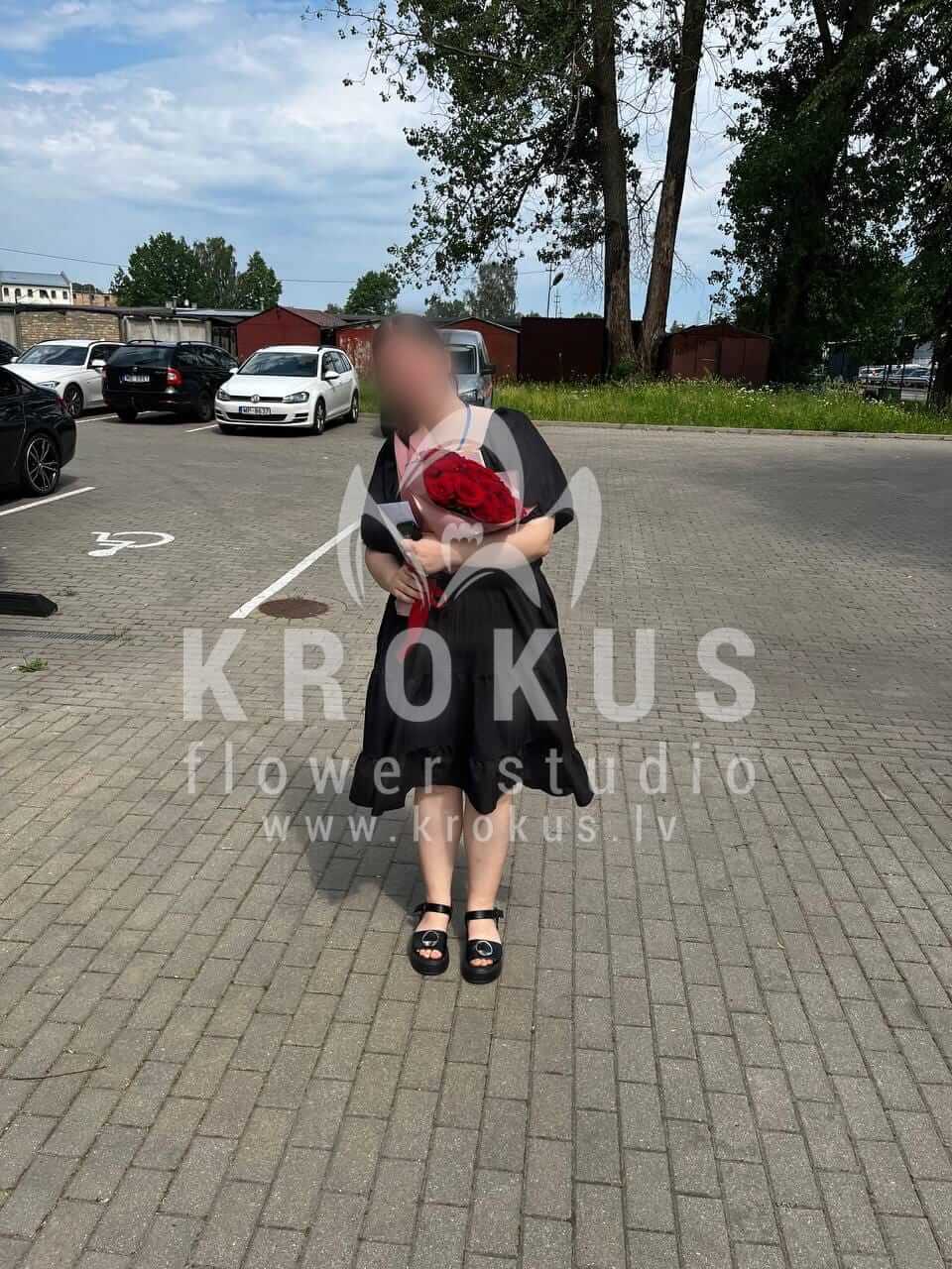 Deliver flowers to Rīga (red roses)