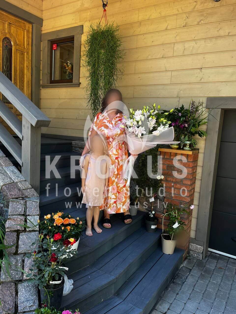 Deliver flowers to Amatciems (lilies)
