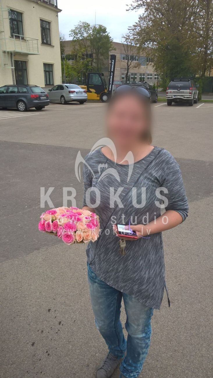 Deliver flowers to Latvia (shrub rosespink roses)