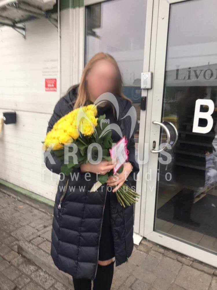 Deliver flowers to Rīga (yellow roses)