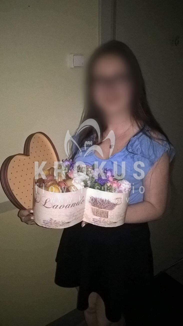 Deliver flowers to Latvia (box)