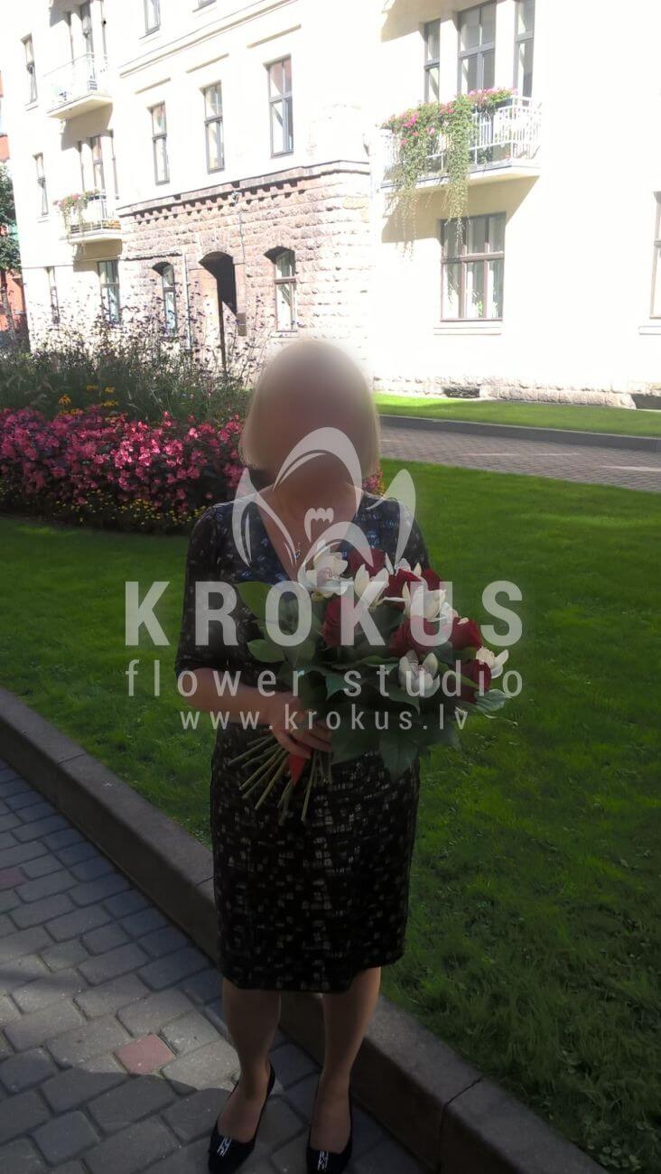 Deliver flowers to Latvia (orchidssalalred roses)