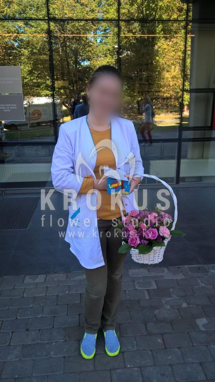 Deliver flowers to Latvia (shrub rosespink rosescloveswaxflowersalalstatice)