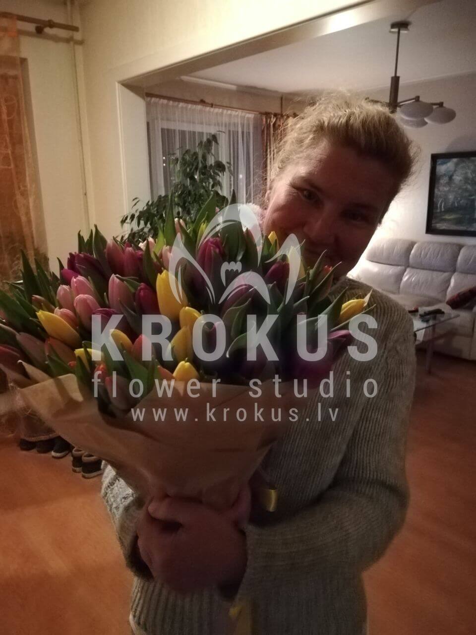 Deliver flowers to Rīga (tulips)