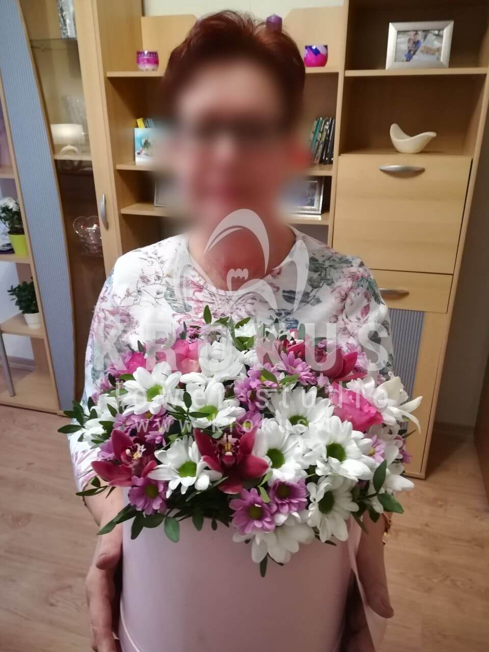 Deliver flowers to Rīga (shrub rosespistaciaorchidschrysanthemums)