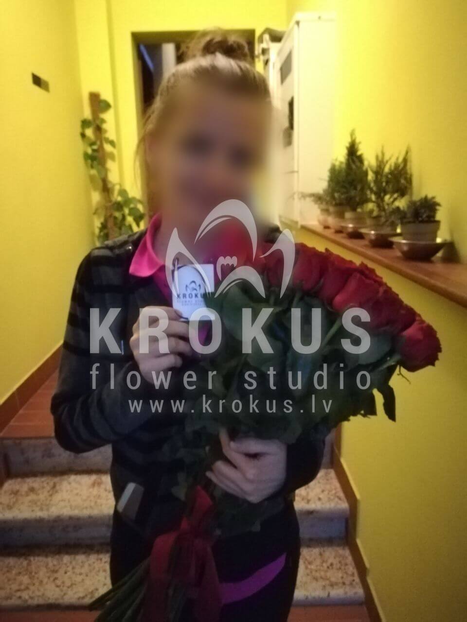 Deliver flowers to Rīga (red roses)