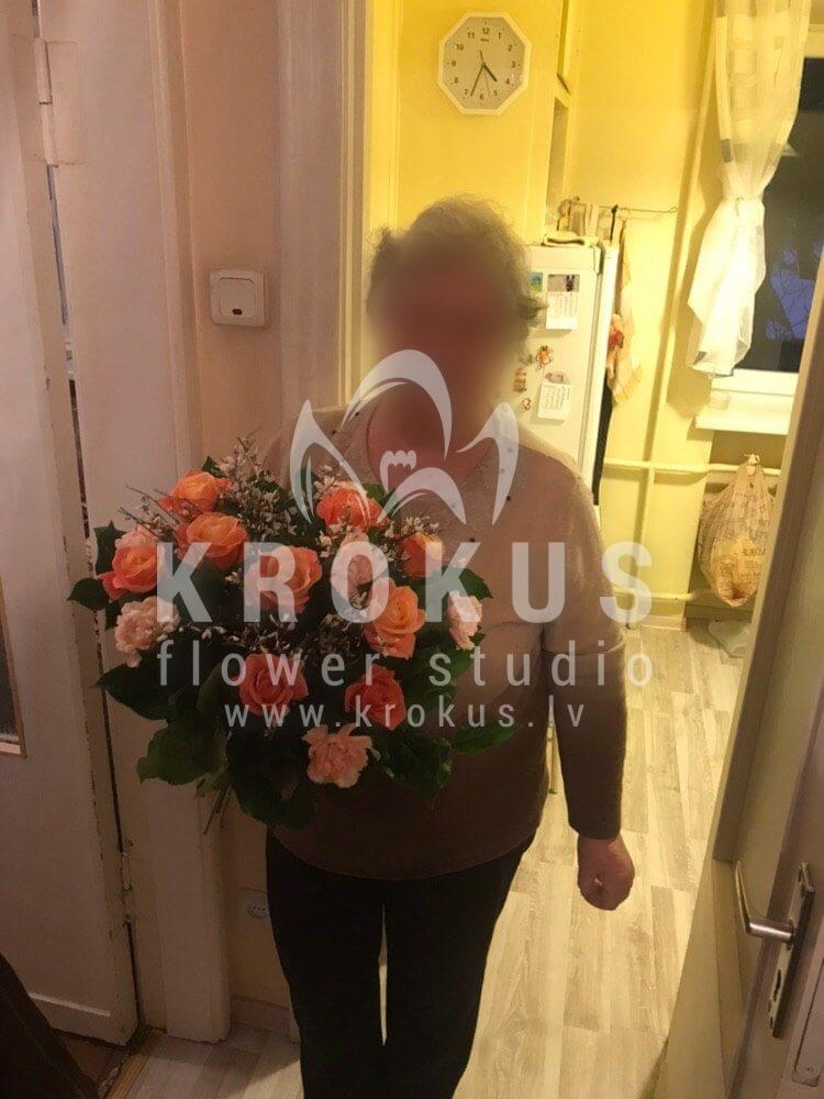 Deliver flowers to Rīga (limoniumclovescream rosessalallisianthuses (eustoma))