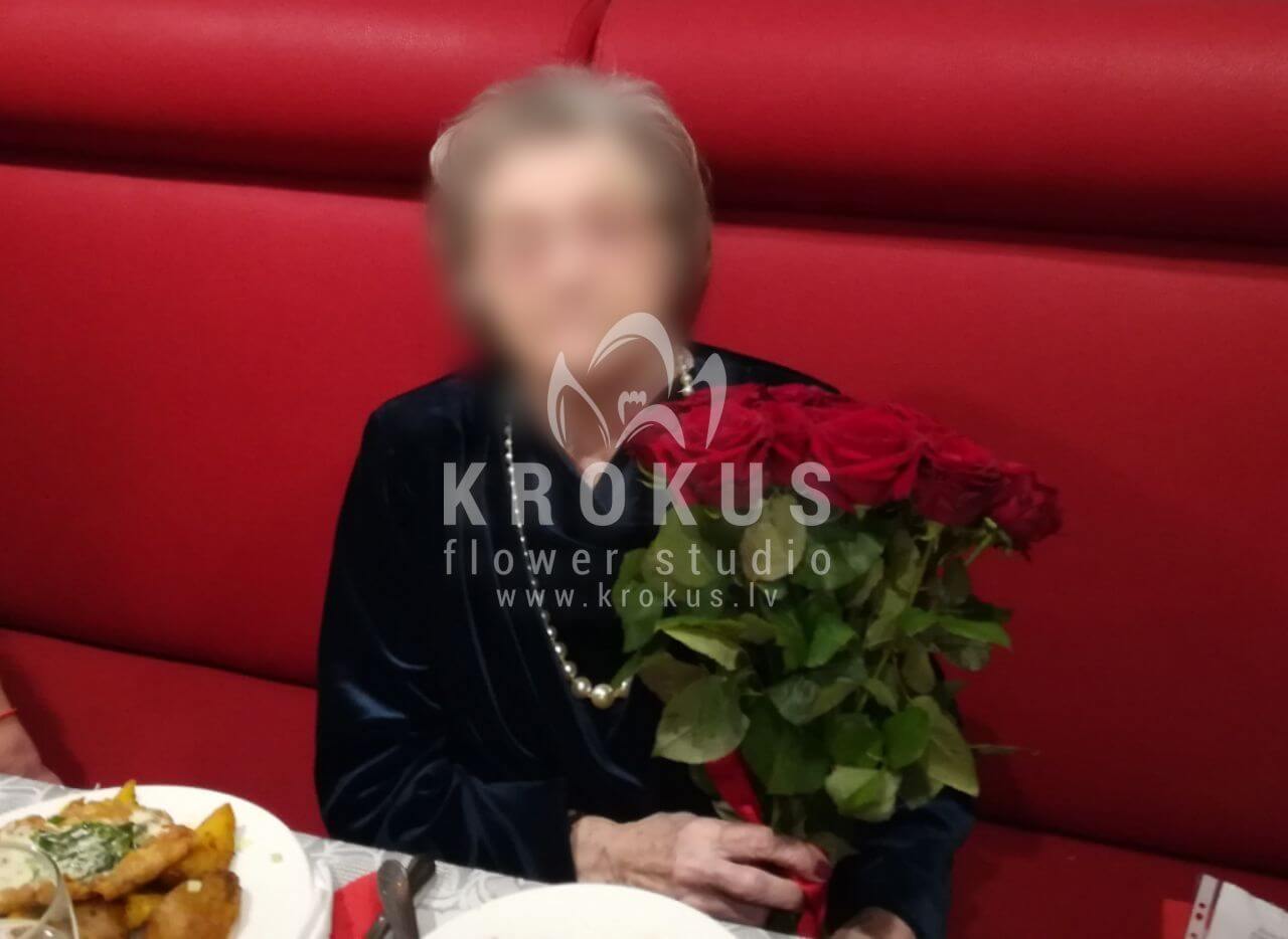 Deliver flowers to Rīga (red roses)