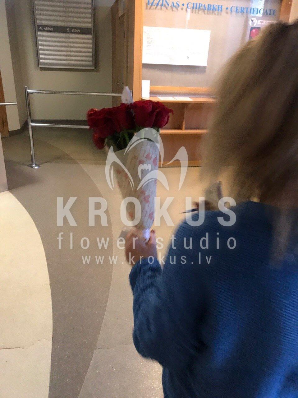 Доставка цветов в город Рига (декоркрасные розы)