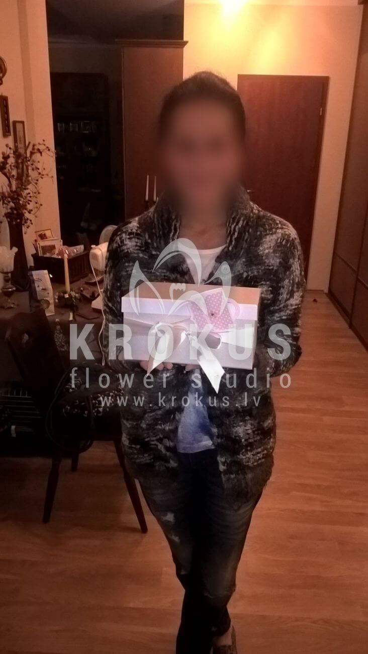 Ziedu piegāde Latvia Latvia (kaste)