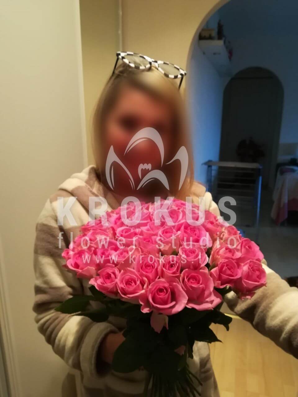 Deliver flowers to Rīga (pink roses)