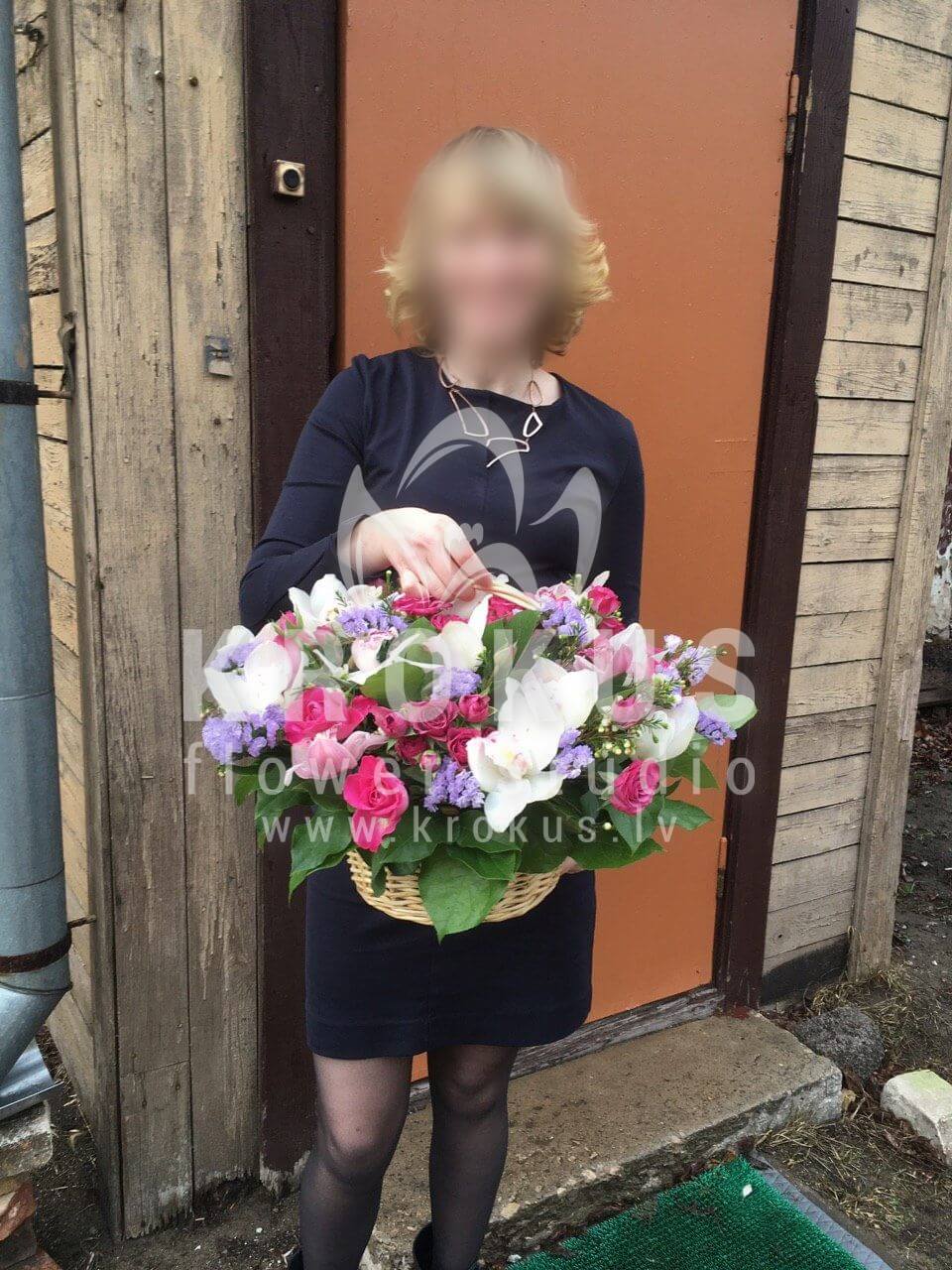 Доставка цветов в город Рига (кустовые розырозовые розыорхидеиваксфлауэрстатицасалал)