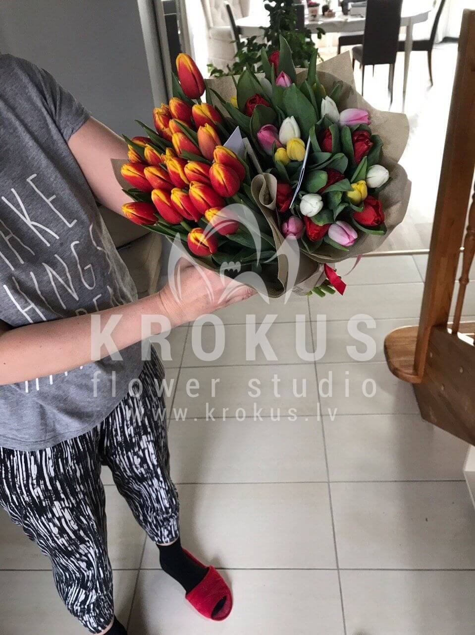 Deliver flowers to Piņķi (shrub rosestulipspistaciacloveshydrangeaspeony roseshypericum)