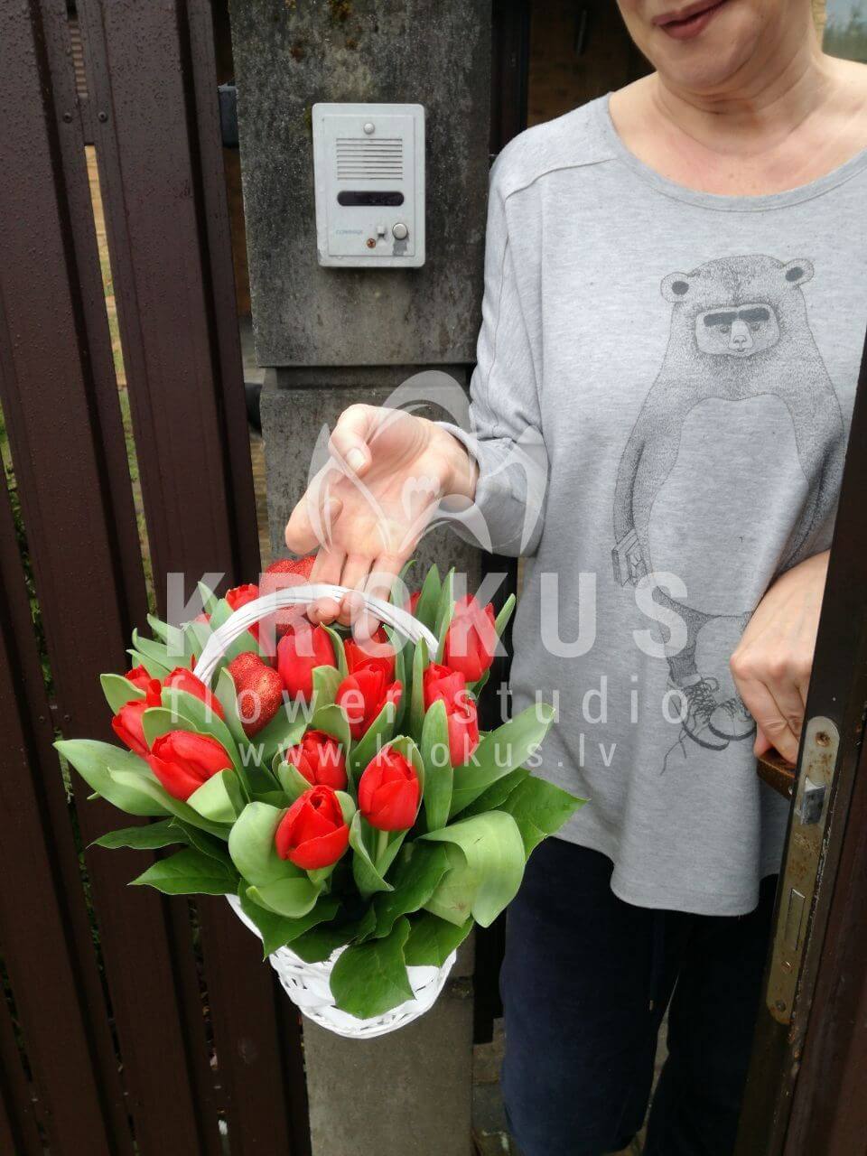 Доставка цветов в город Mārupe (тюльпаныдекор)