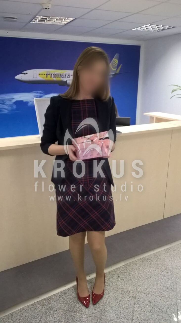 Deliver flowers to Latvia (box)