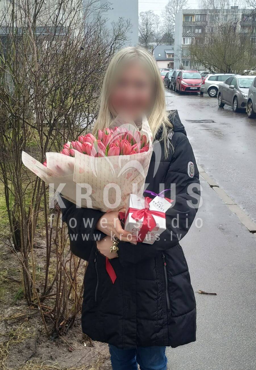 Доставка цветов в город Latvia (тюльпаны)