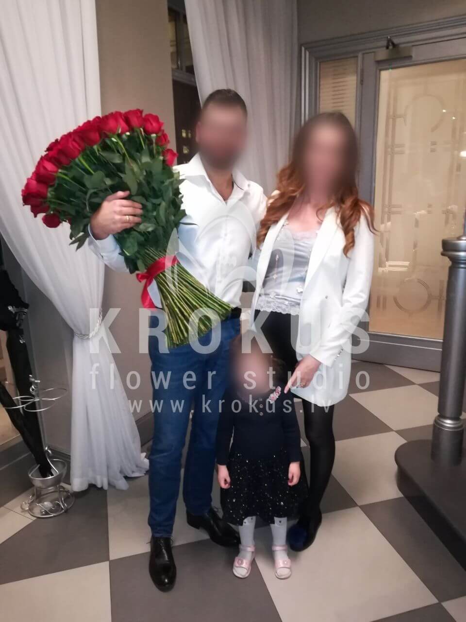 Доставка цветов в город Latvia (красные розы)