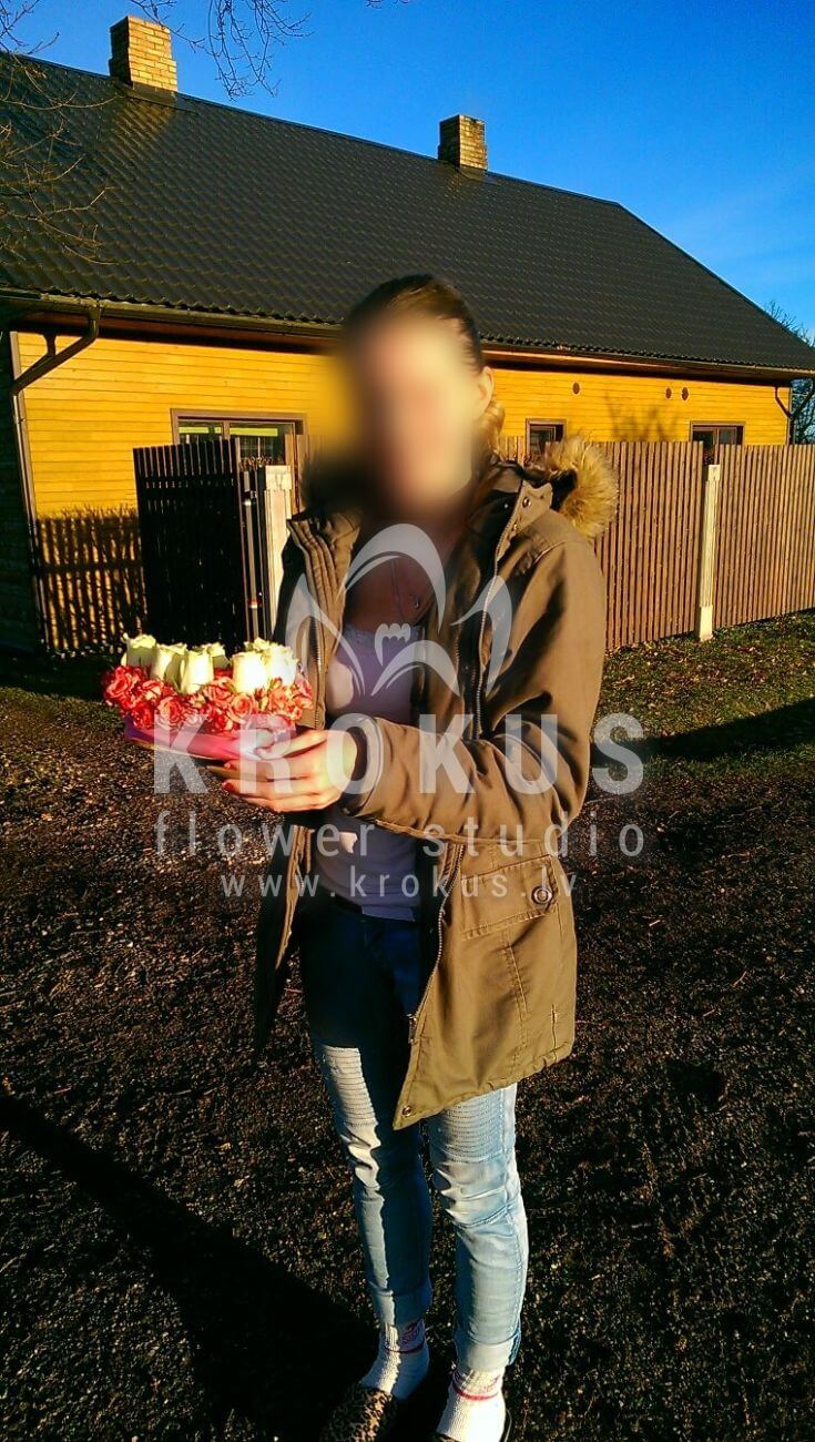 Deliver flowers to Latvia (shrub rosespink roses)