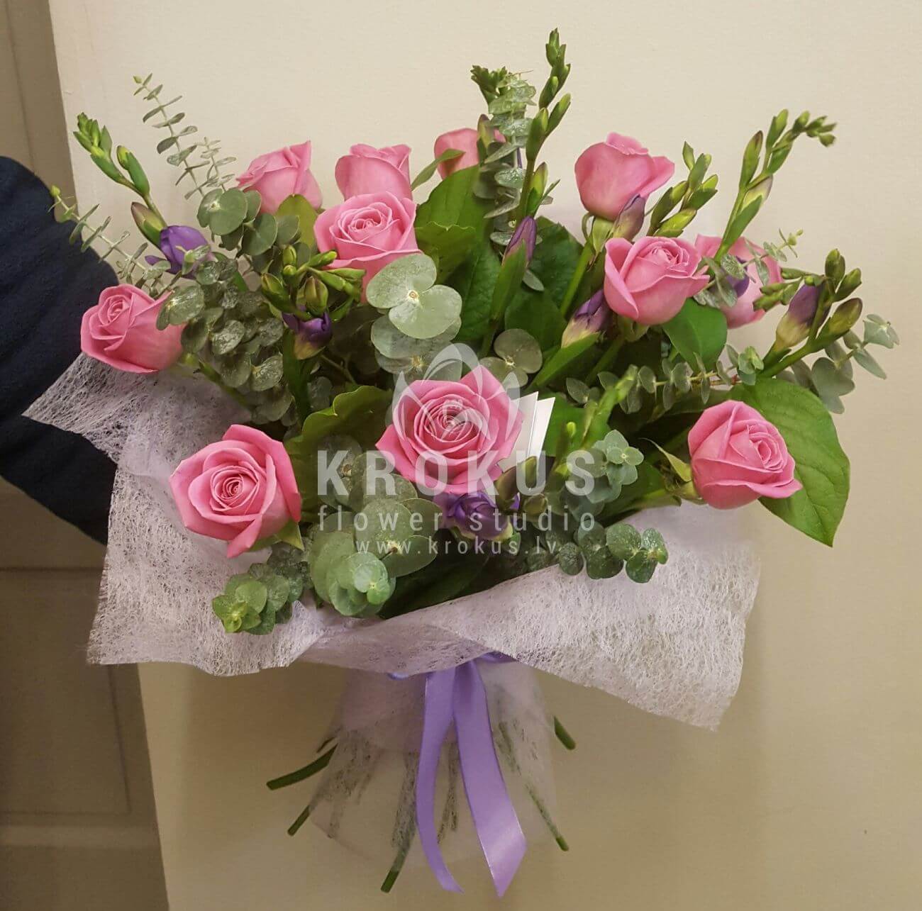 Deliver flowers to Latvia (pink rosesfreesiagum tree)