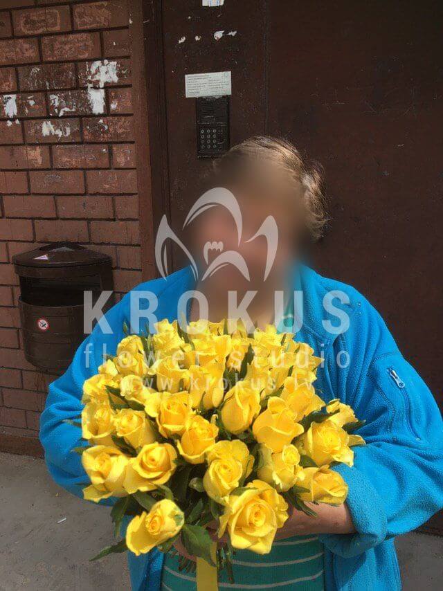 Deliver flowers to Rīga (yellow roses)