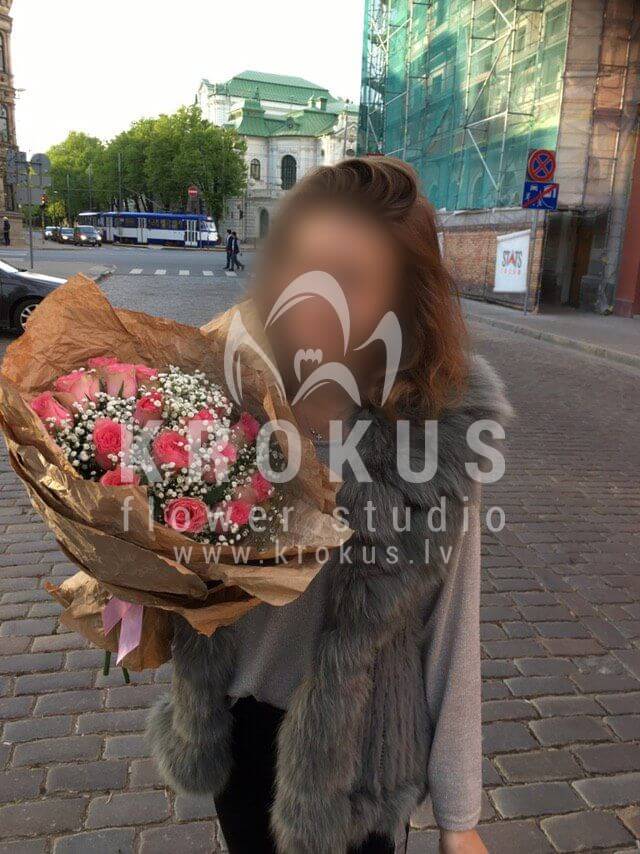 Deliver flowers to Rīga (pink rosesgypsophila)