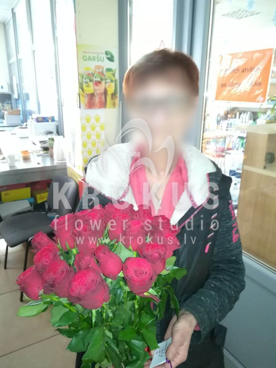 Deliver flowers to Rīga (red roses)