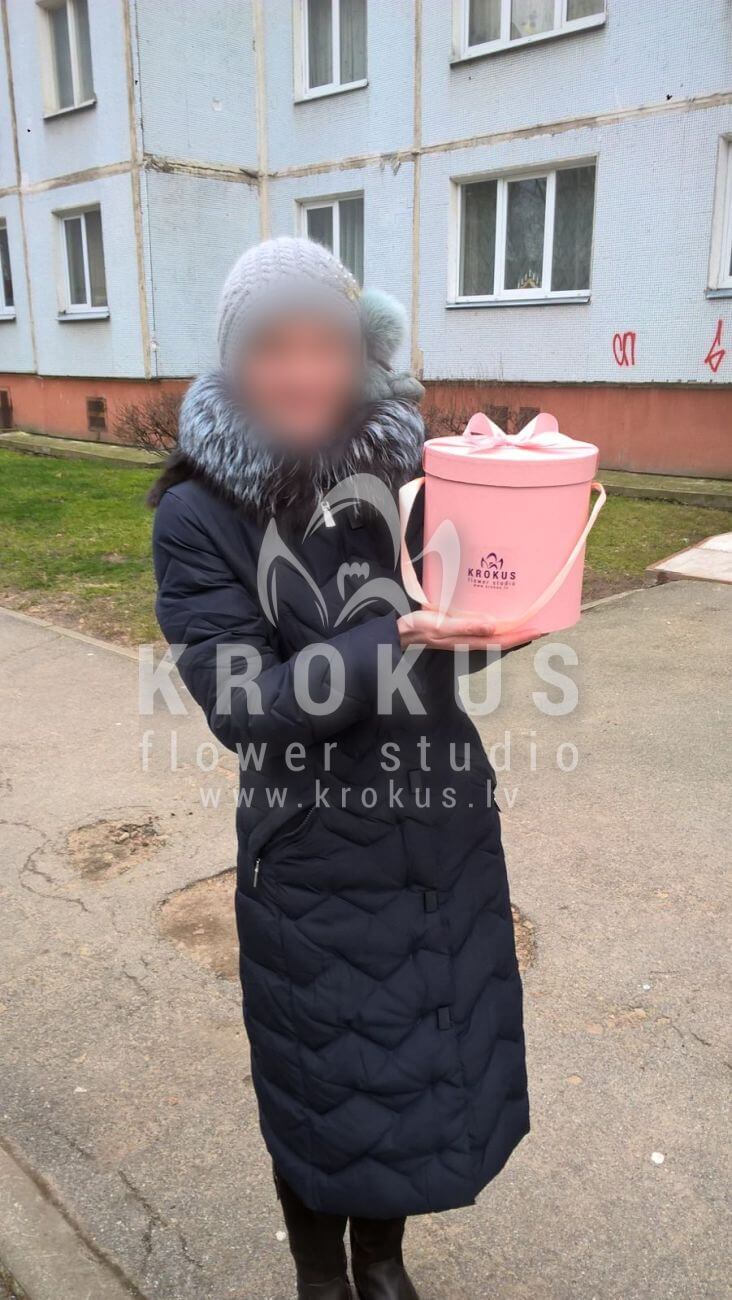 Deliver flowers to Latvia (box)