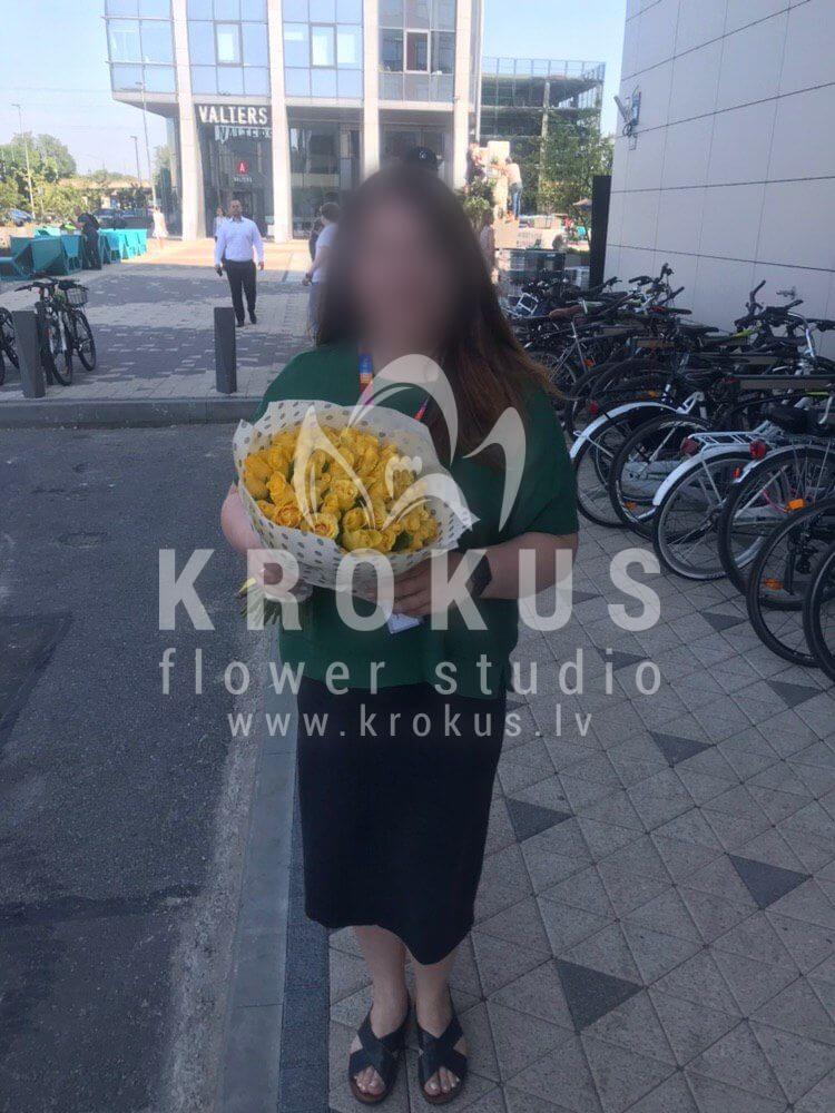 Deliver flowers to Rīga (yellow roses)