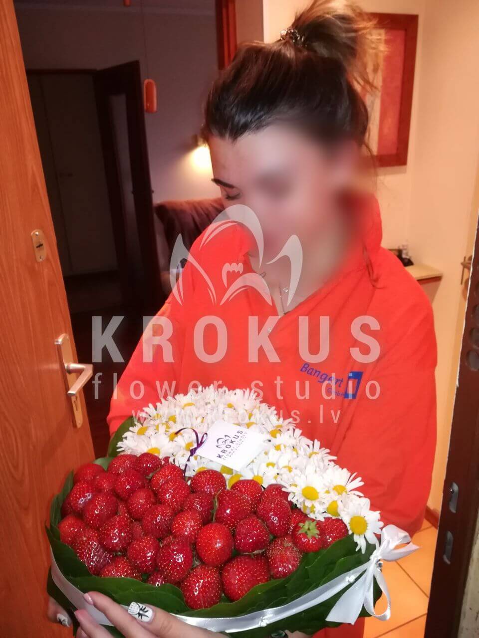 Deliver flowers to Rīga ()