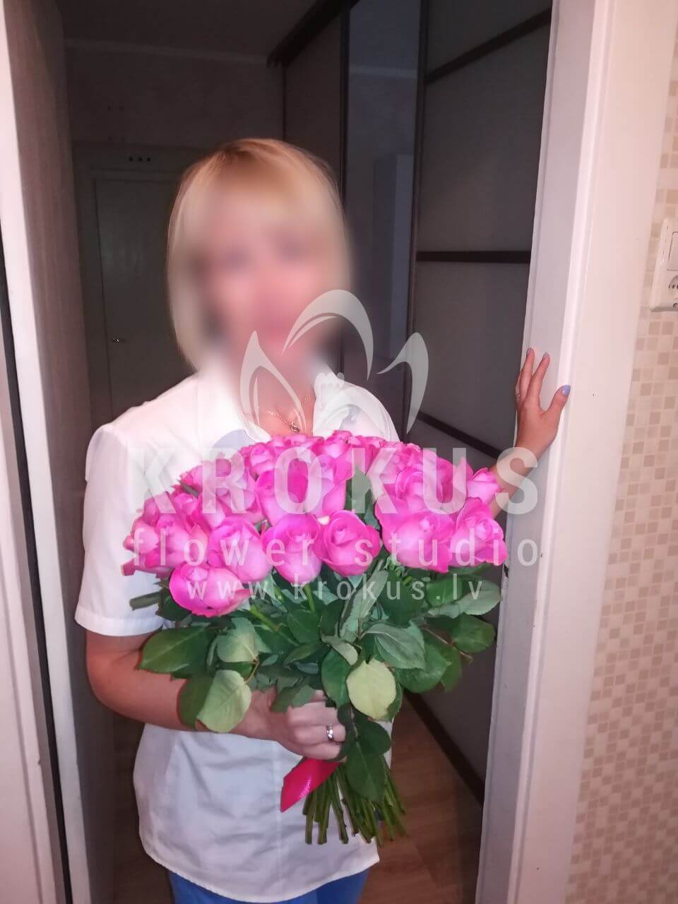 Deliver flowers to Rīga (pink roses)