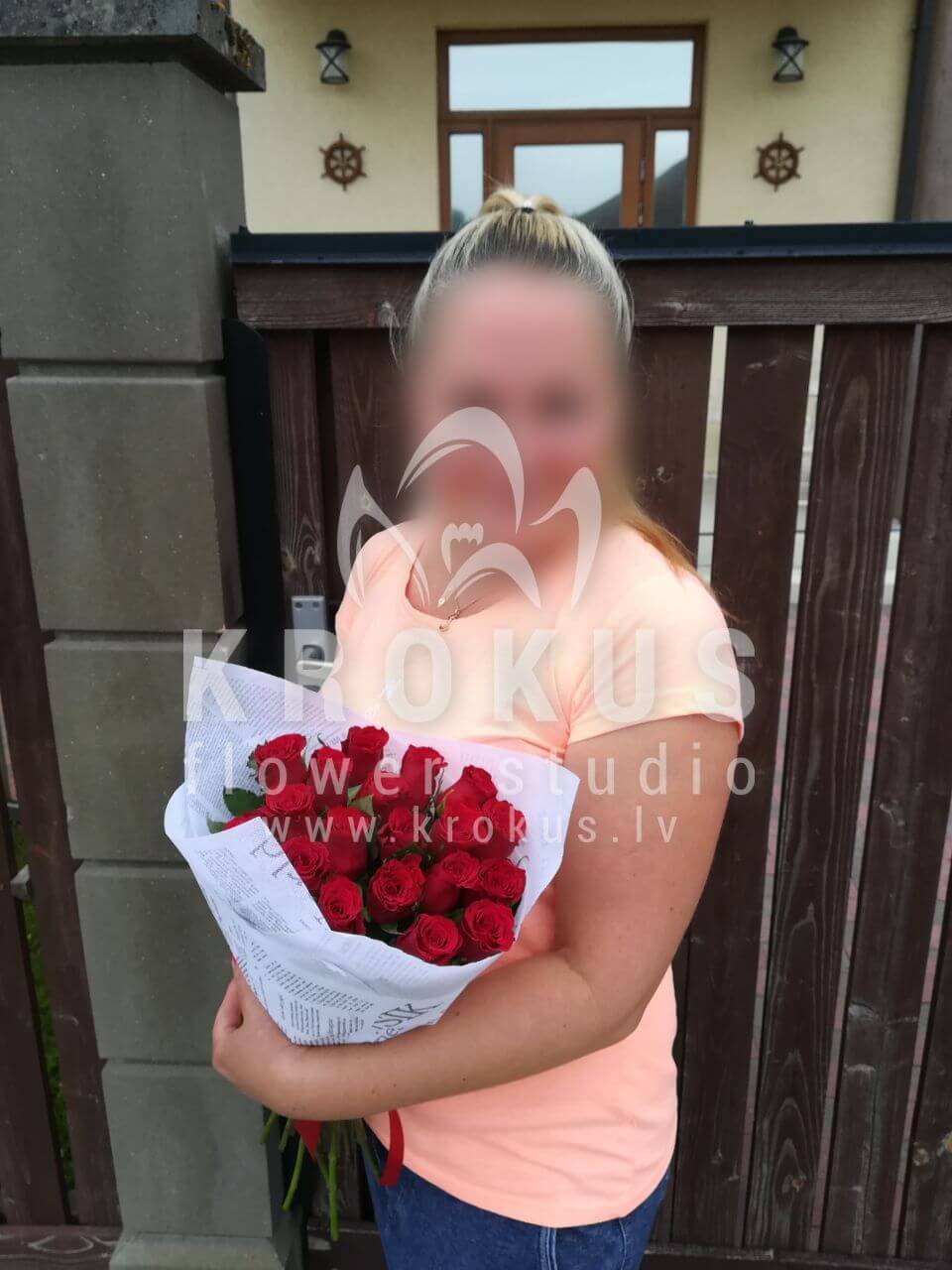 Deliver flowers to Ādaži (red roses)
