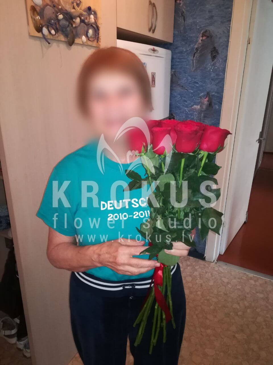 Deliver flowers to Rīga (red roses)