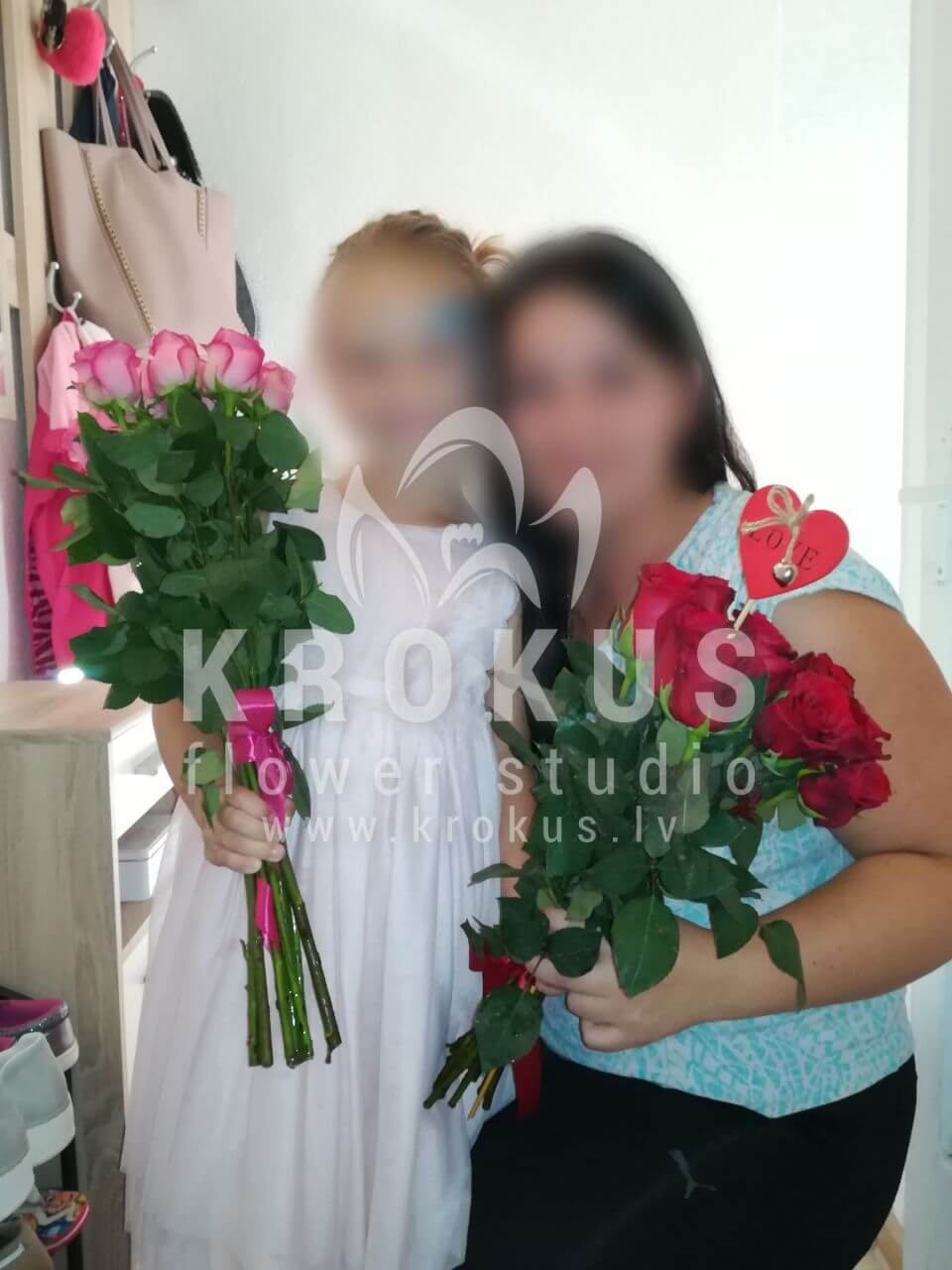Доставка цветов в город Рига (розовые розыкрасные розы)