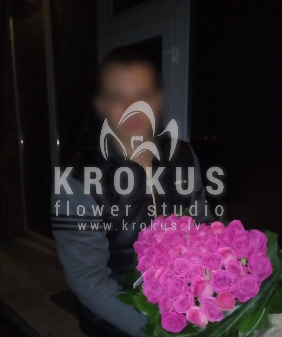 Deliver flowers to Latvia (pink rosesbeargrasssalalaspidistra)