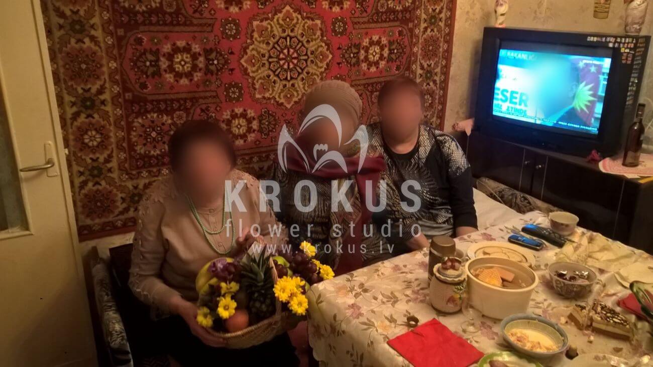 Deliver flowers to Latvia ()