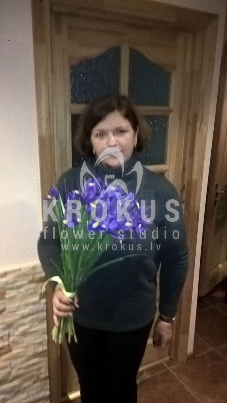 Deliver flowers to Latvia (irises)