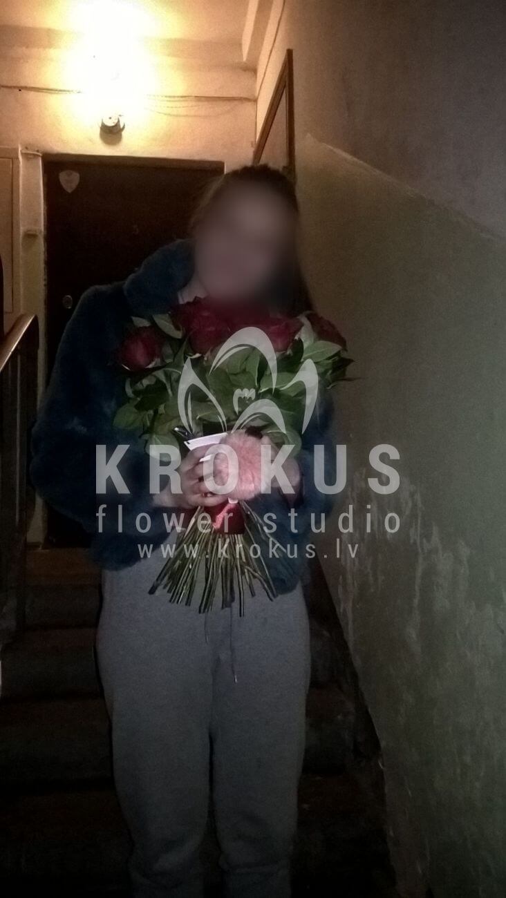 Deliver flowers to Latvia ()