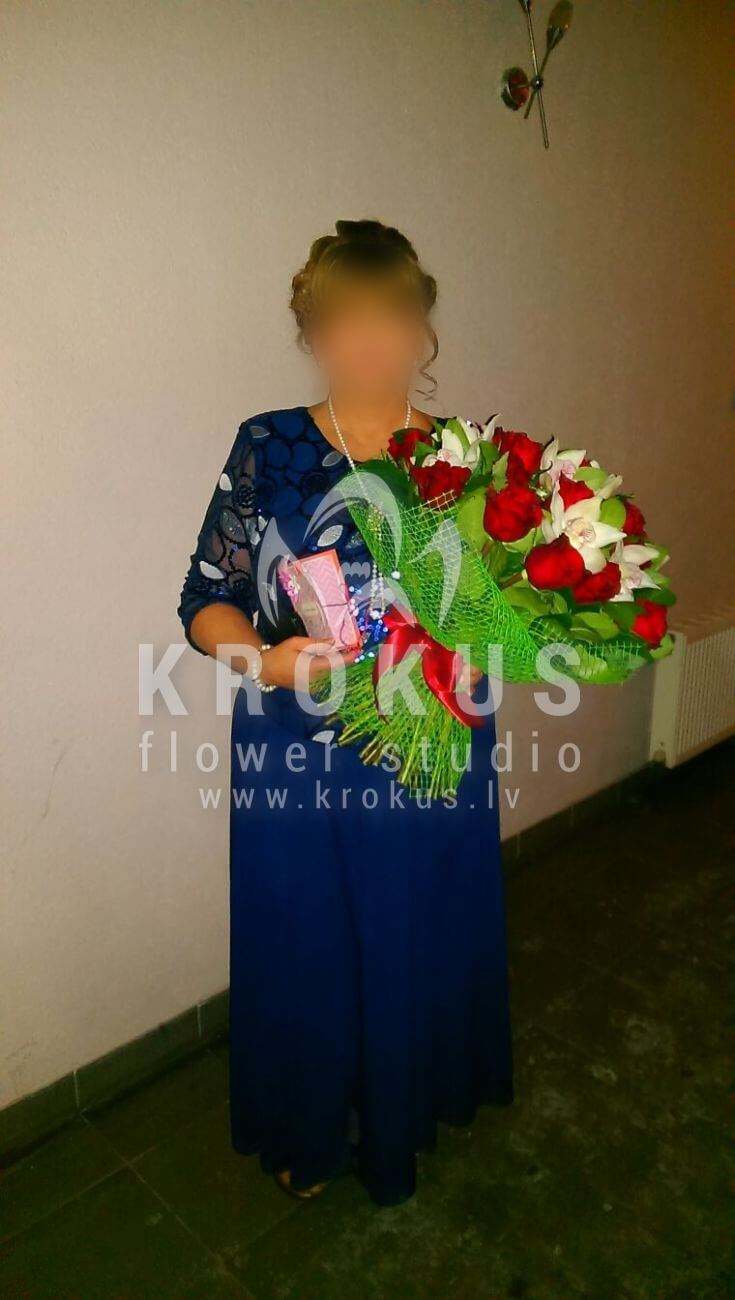 Deliver flowers to Latvia (orchidssalalred roses)