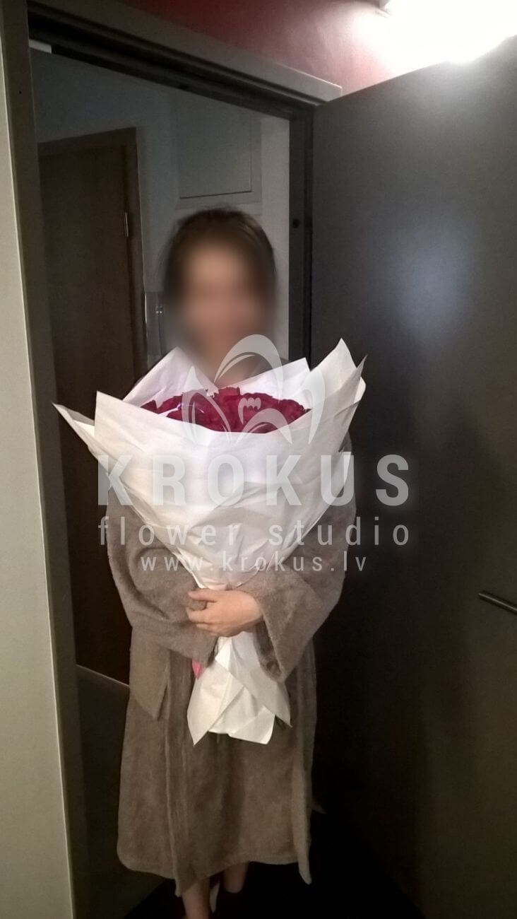 Deliver flowers to Latvia (pink roses)