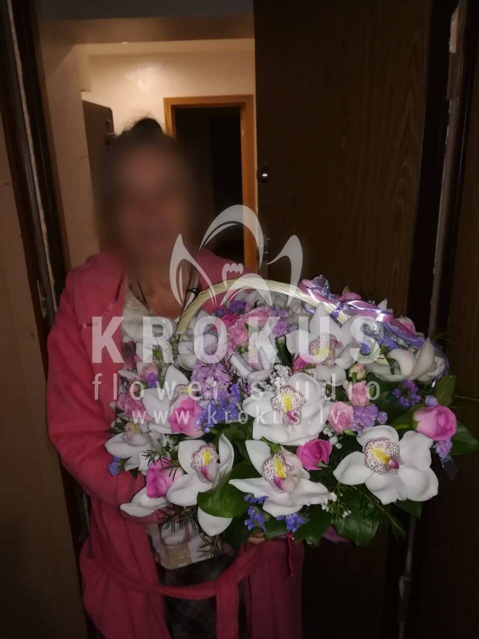 Ziedu piegāde Latvia Rīga (krūmrozesrozā rozesorhidejaswaxflowersalal (goltjēra)statice)
