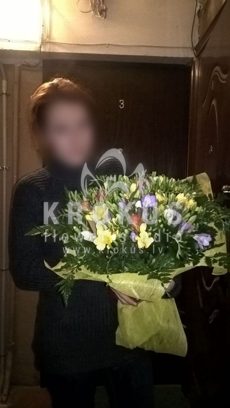 Deliver flowers to Latvia (freesiaamborella)